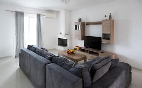 Iridanos Apartments