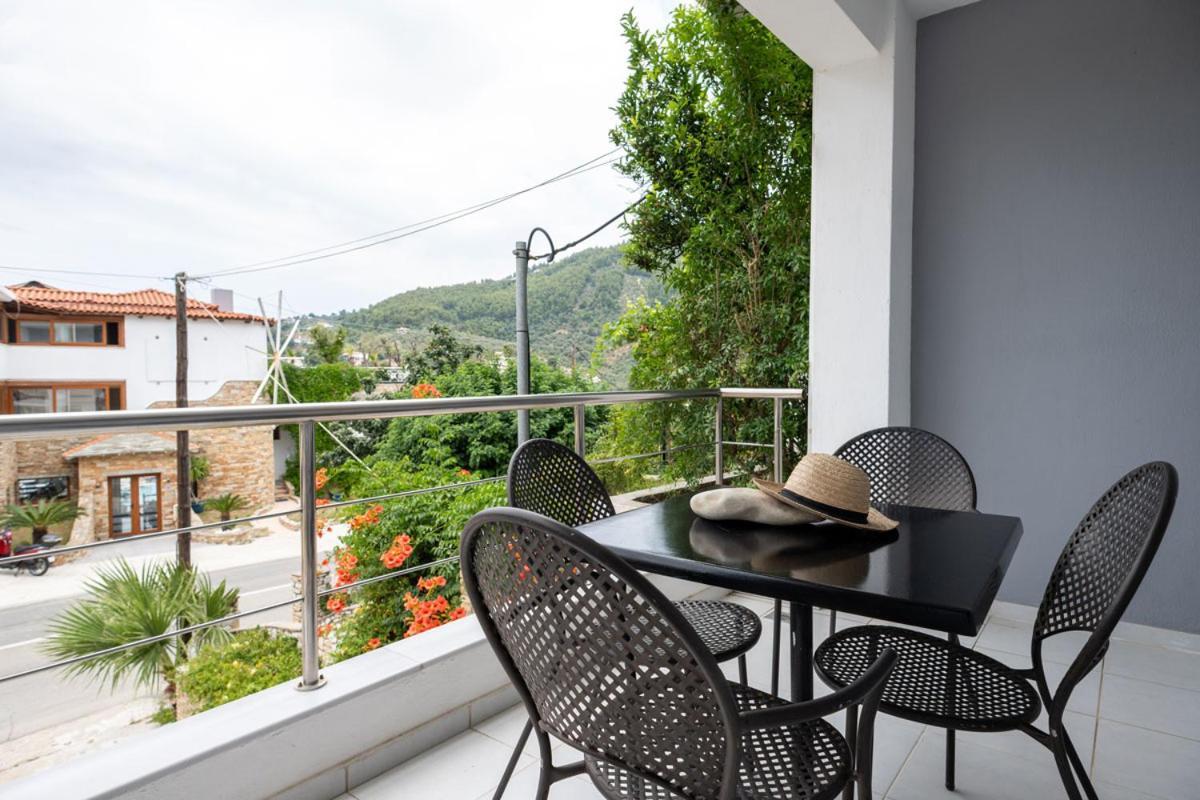 Iridanos Apartments Skiathos Town Exterior photo